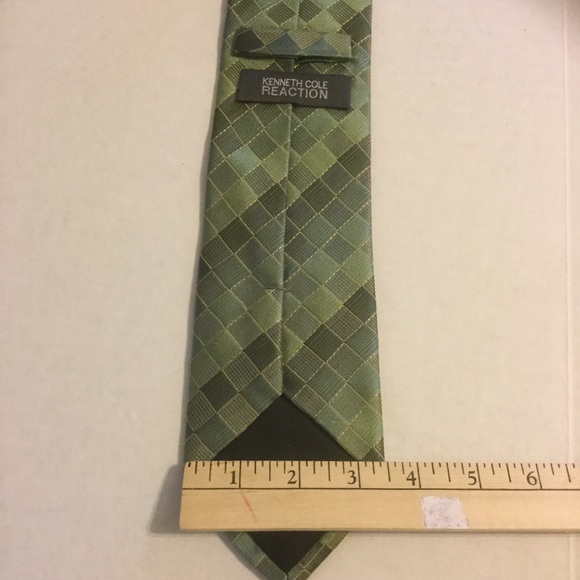 KENNETH COLE REACTION - Picture 2 of 3